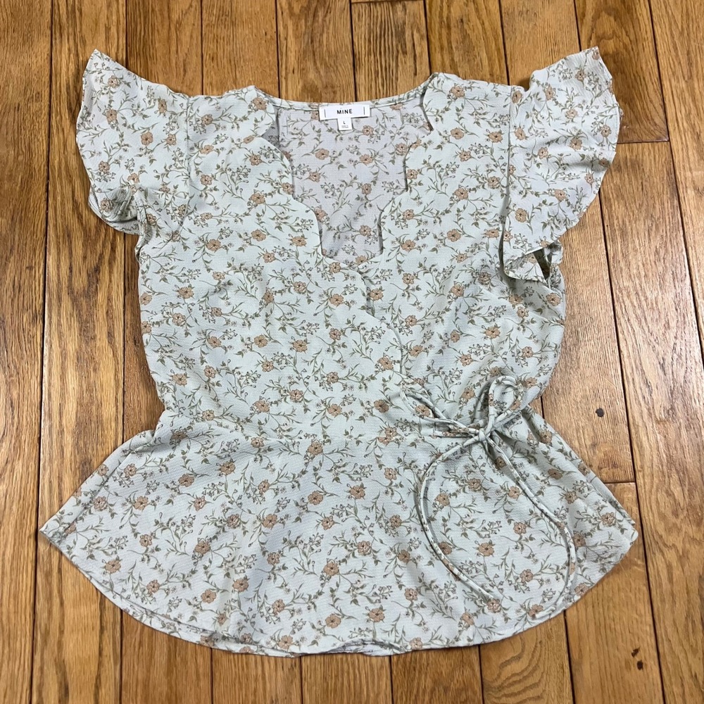 MINE Sage Green Floral Flutter Sleeve Wrap Peplum Top Scalloped V-Neck Large